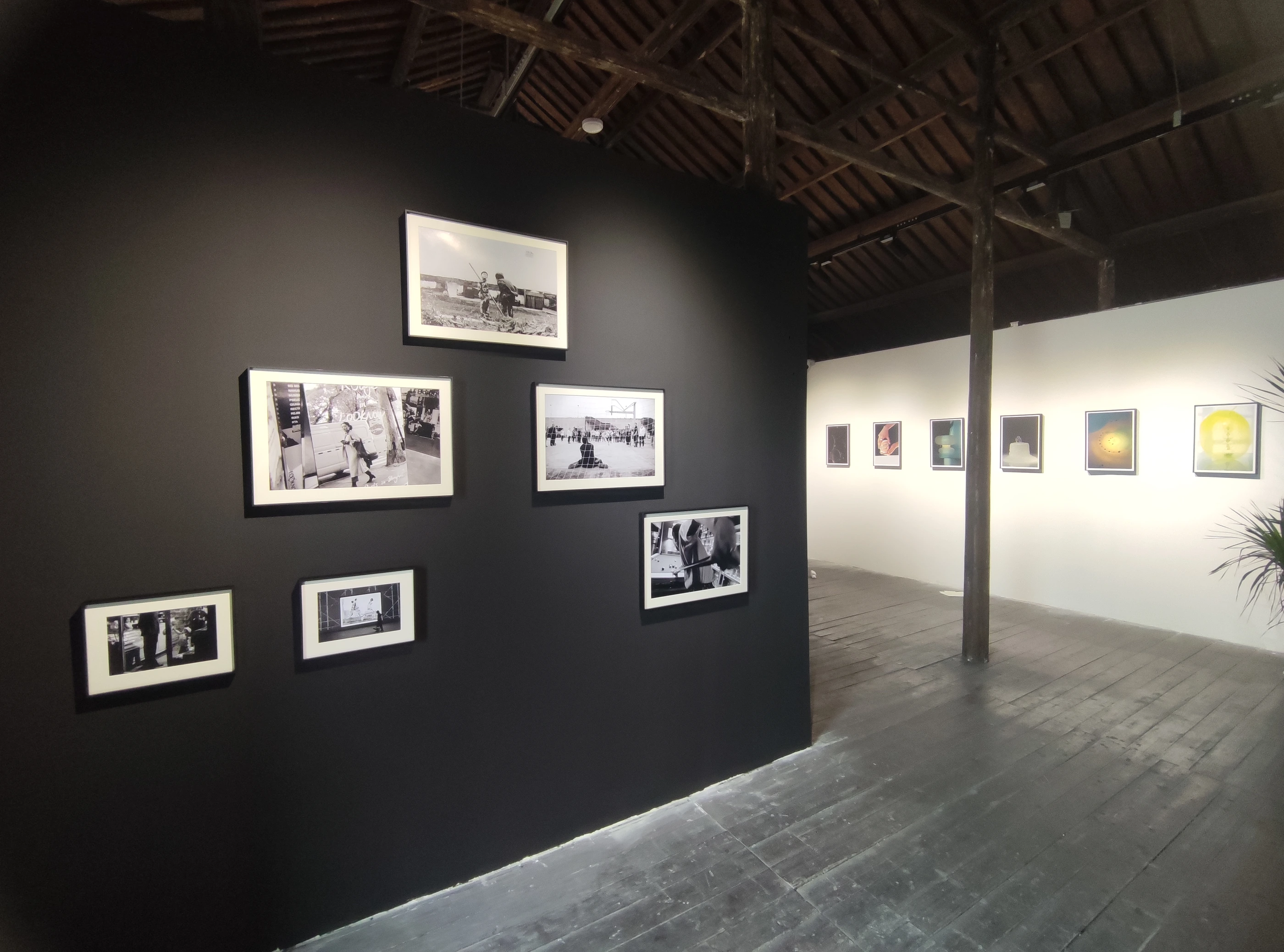 《容器》影像展 · 展墙与空间